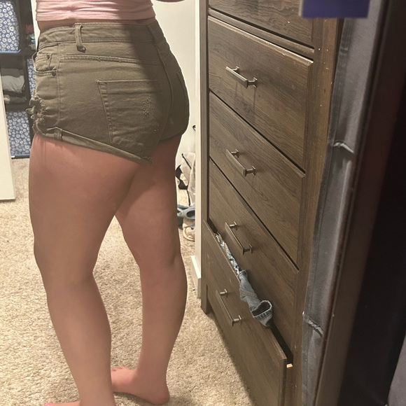 Forever21 distressed low waisted Jean Shorts - Picture 8 of 8